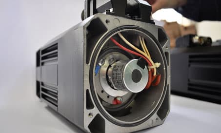Solución de Retroalimentación para Servomotor de Hengstler